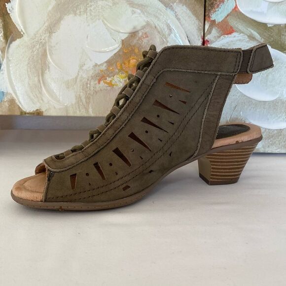 Earth Leather Boho Kristen Heel 2” Bootie Sandals - Picture 3 of 9